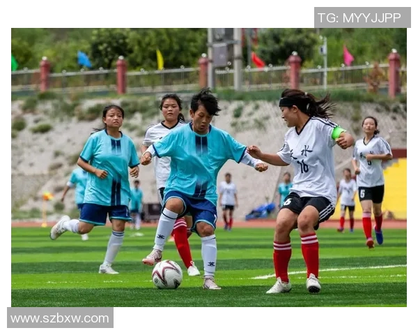 追逐梦想与爱情的交织她们是足球明星背后的女人